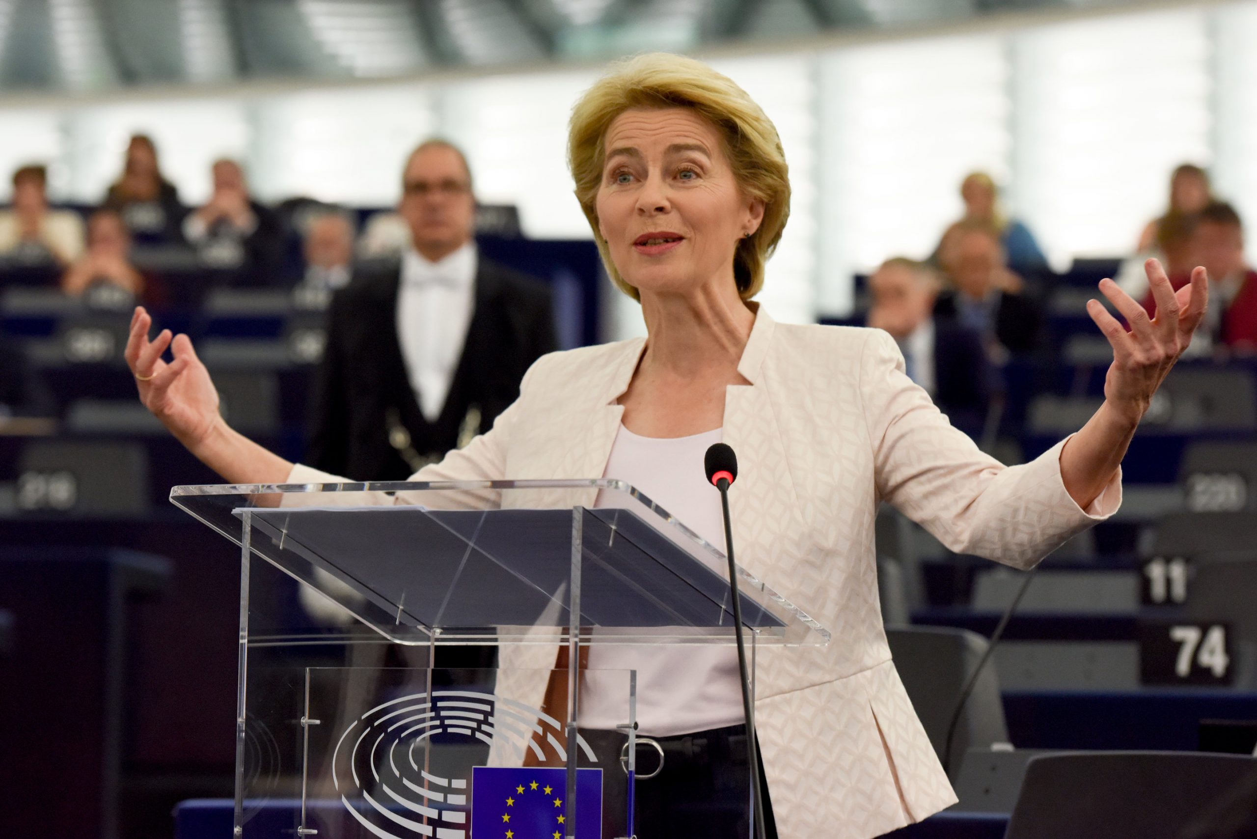 Comissária von der Leyen quer Europa como primeiro continente neutro em carbono