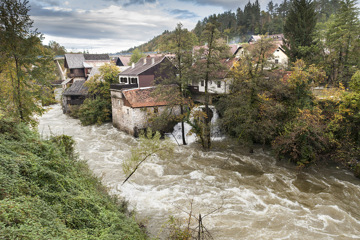 Reduzir risco de cheias pode exigir intervenções convencionais e soluções baseadas na natureza